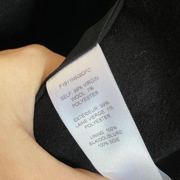 Carolina Herrera wool coat with taffeta bow - Picture 7 of 7